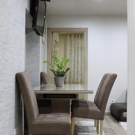Apartament Moraca River *
