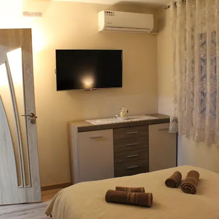 Moraca River Apartment *