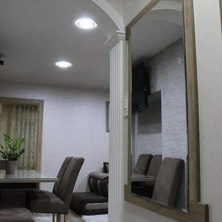 Moraca River Apartamento *