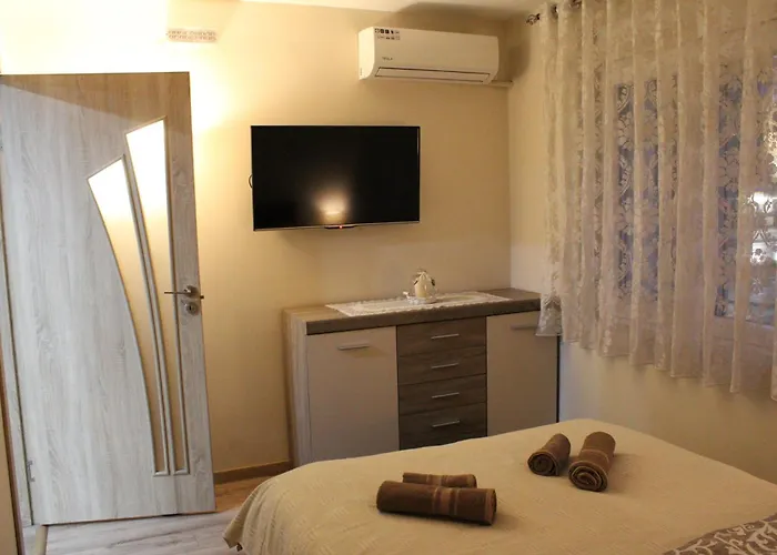 Moraca River Apartment *